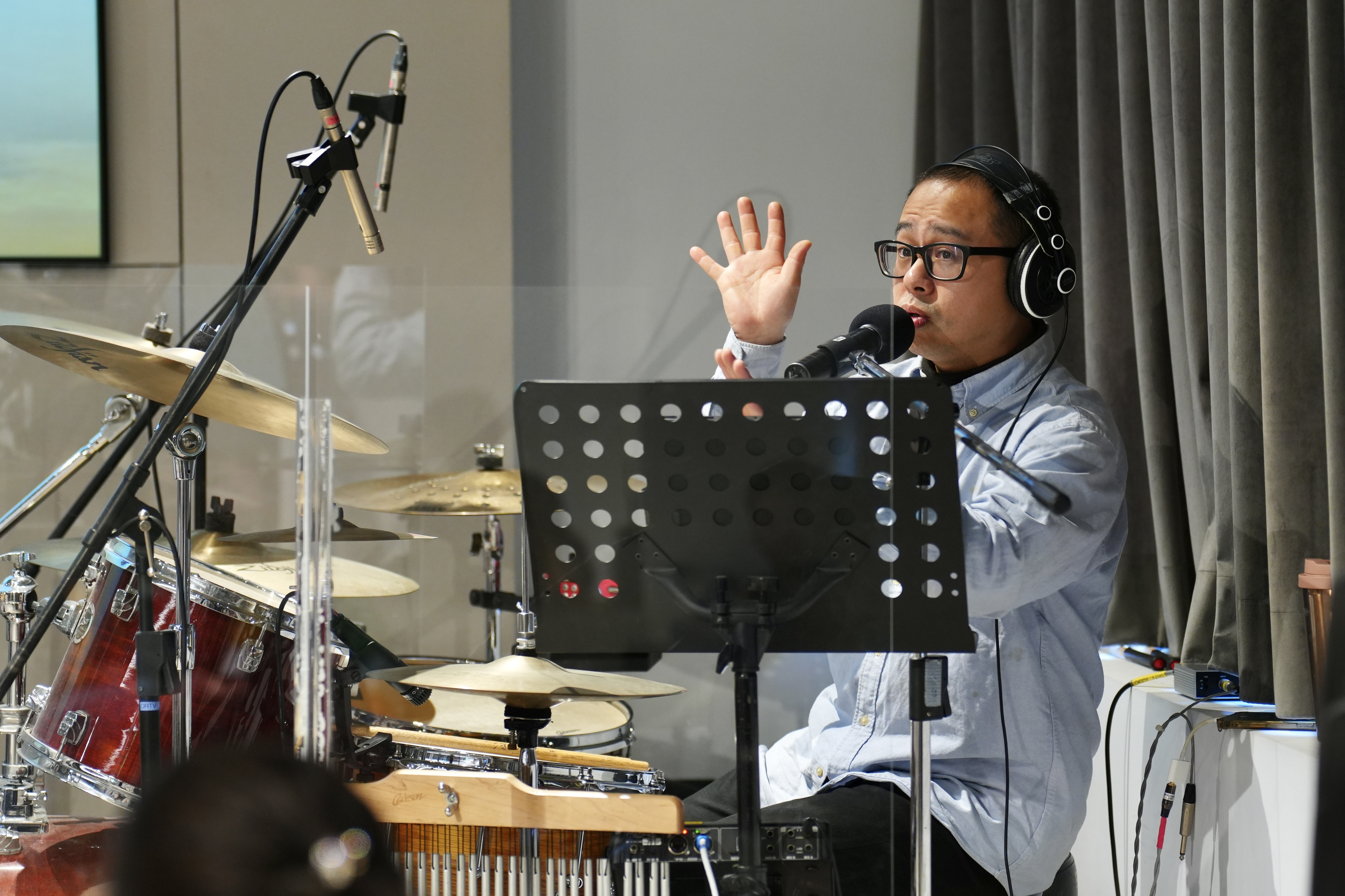活躍於音樂業界的鼓手郭家昇老師現場親授歌手與樂團配合的要訣